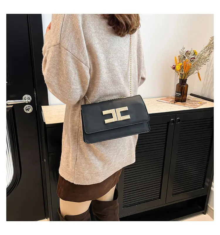 White Leather Chain Shoulder Bag for Women 2024 — feature 23