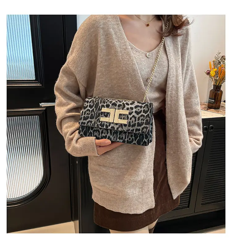 White Leather Chain Shoulder Bag for Women 2024 — feature 24