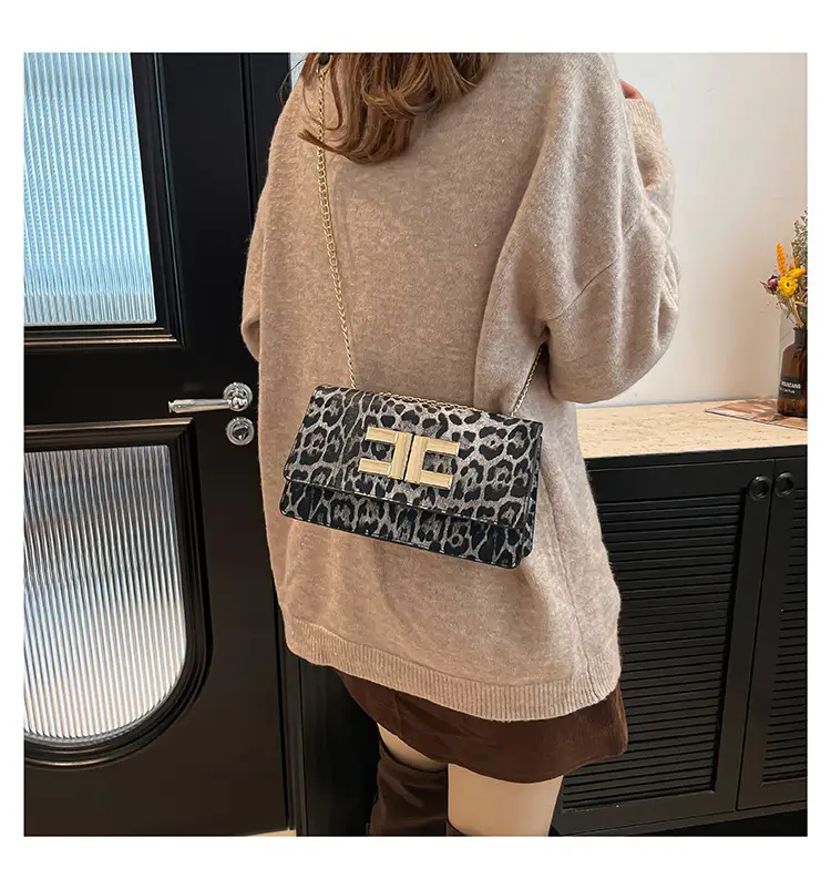 White Leather Chain Shoulder Bag for Women 2024 — feature 25