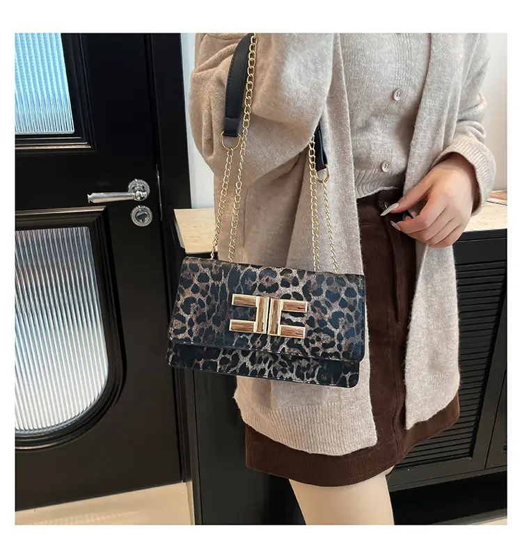 White Leather Chain Shoulder Bag for Women 2024 — feature 28