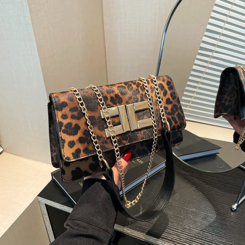 White Leather Chain Shoulder Bag for Women 2024 - Image 5