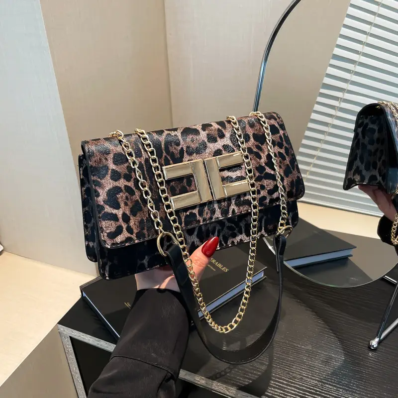 White Leather Chain Shoulder Bag for Women 2024 - Image 6
