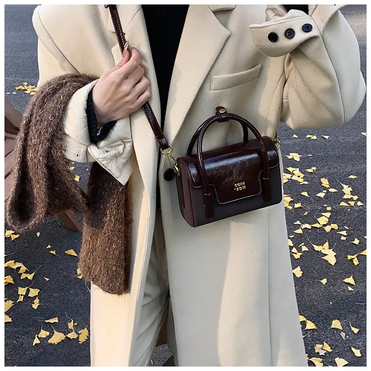 Women's Black Square Shoulder Messenger Bag 2024 — feature 12