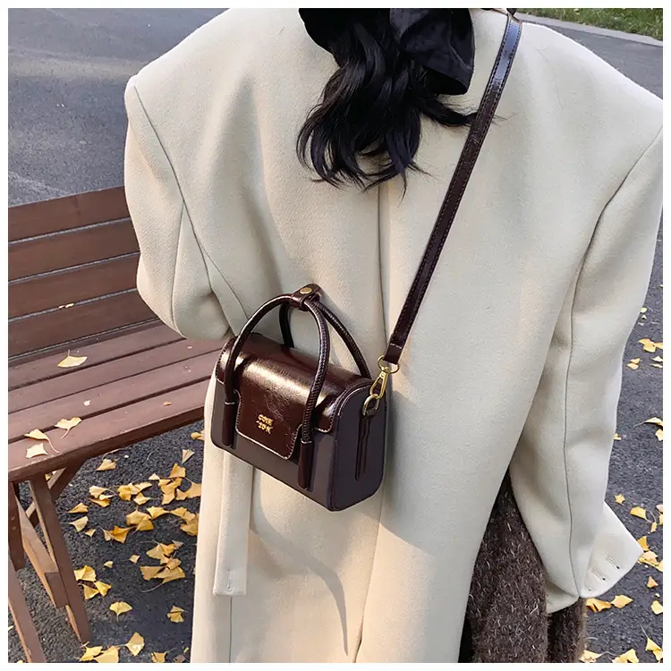 Women's Black Square Shoulder Messenger Bag 2024 — feature 13