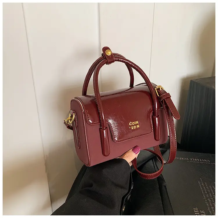 Women's Black Square Shoulder Messenger Bag 2024 — feature 22