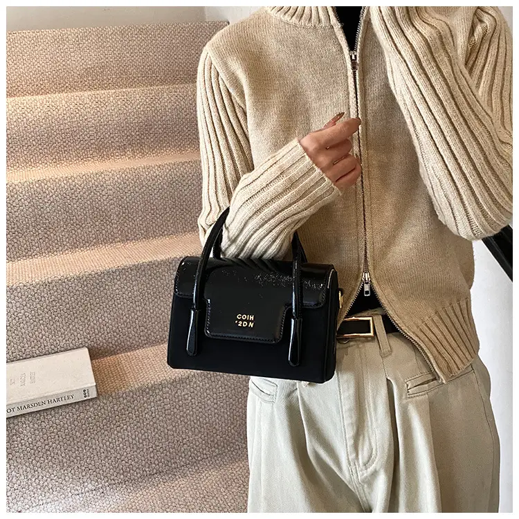 Women's Black Square Shoulder Messenger Bag 2024 — feature 8