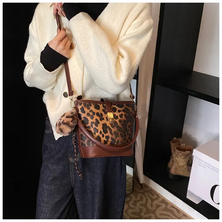 Vintage Leopard Print Crossbody Bag 2024 Winter — feature 13