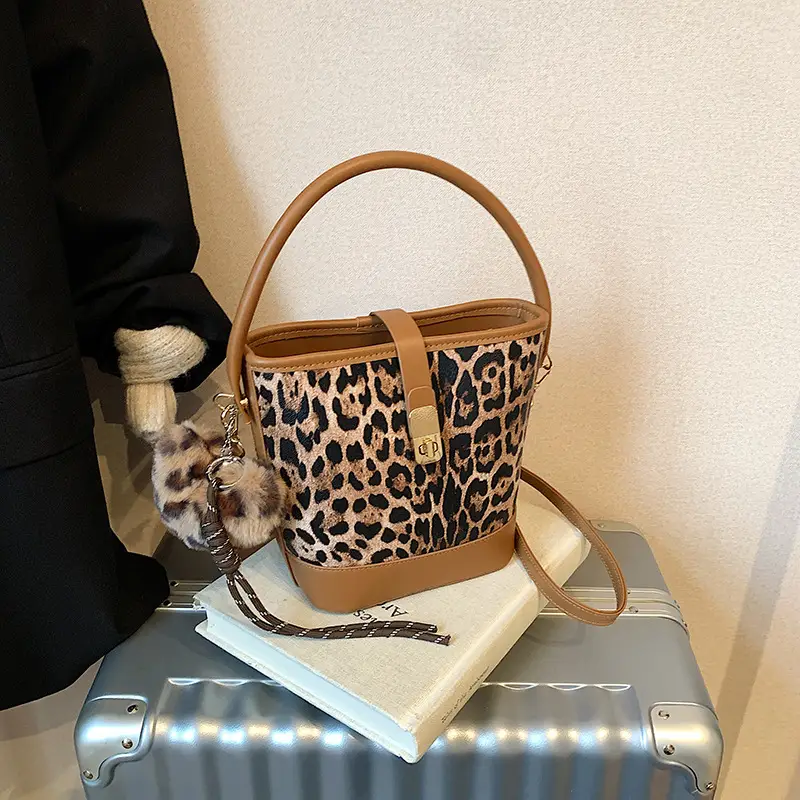 Vintage Leopard Print Crossbody Bag 2024 Winter - Image 2