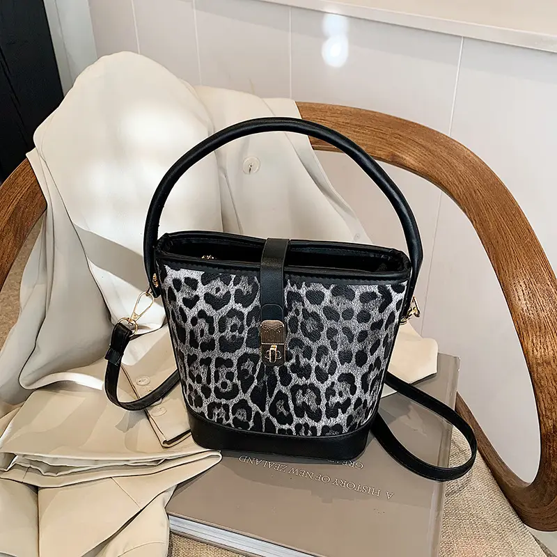 Vintage Leopard Print Crossbody Bag 2024 Winter - Image 4