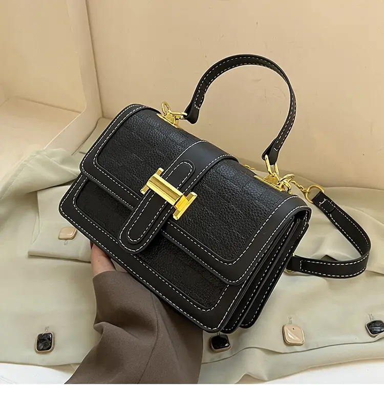 2023 Women's Crossbody Shoulder Bag Beige White Gold Clasp — feature 15