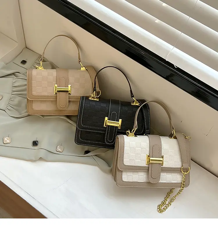 2023 Women's Crossbody Shoulder Bag Beige White Gold Clasp — feature 20