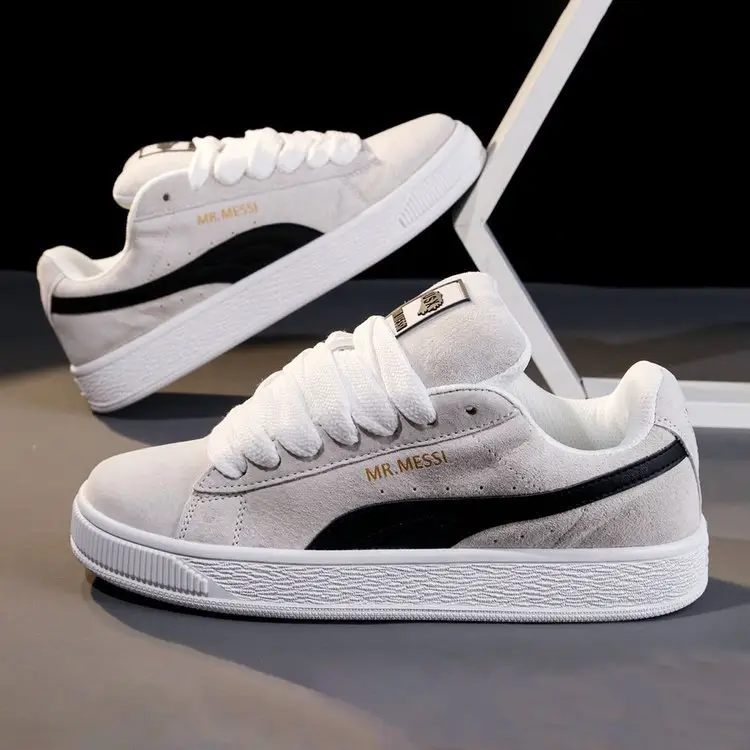 Men Women Retro Low Top Sneakers White Black