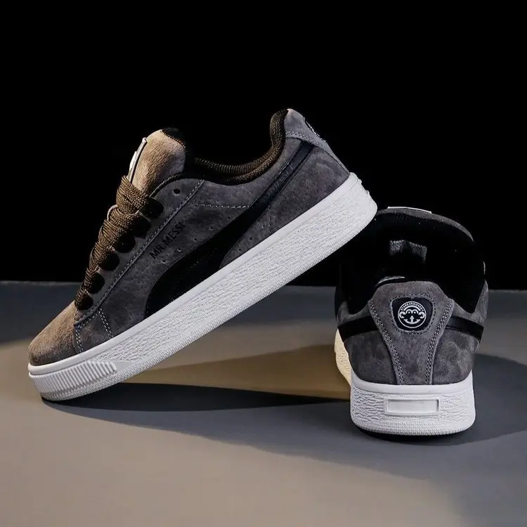 Men Women Retro Low Top Sneakers White Black