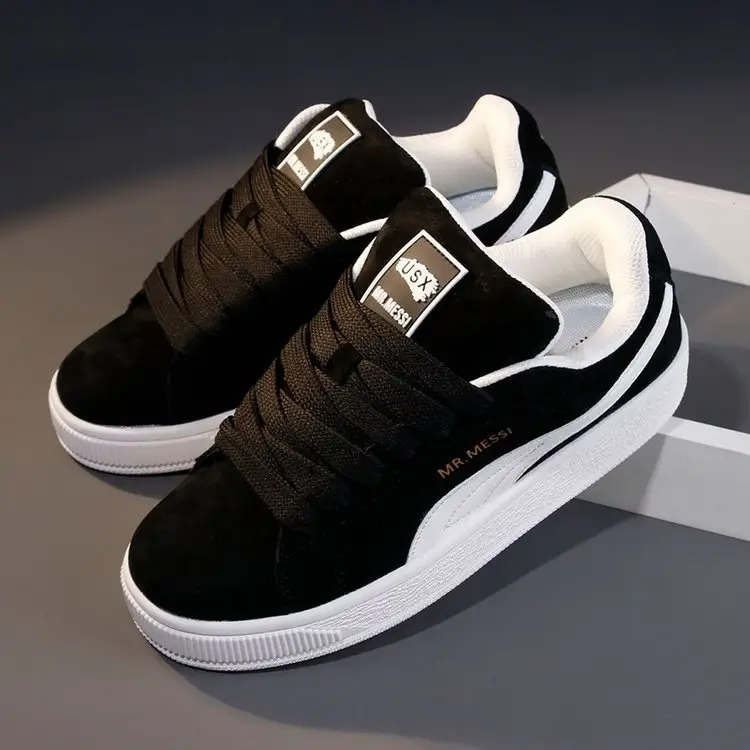 Men Women Retro Low Top Sneakers White Black — feature 4