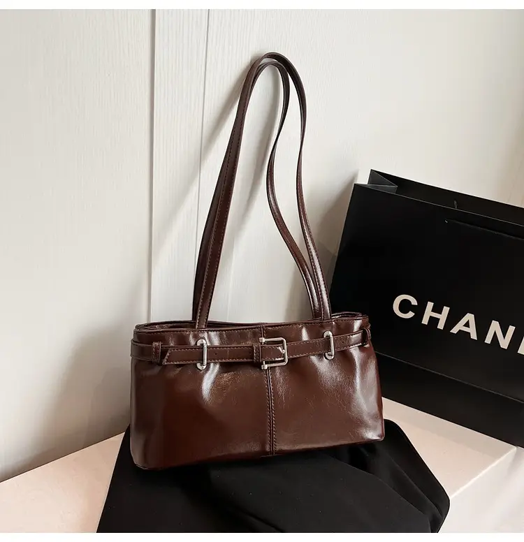Women's Retro Crossbody Bag Tan New Winter 2026 — feature 32