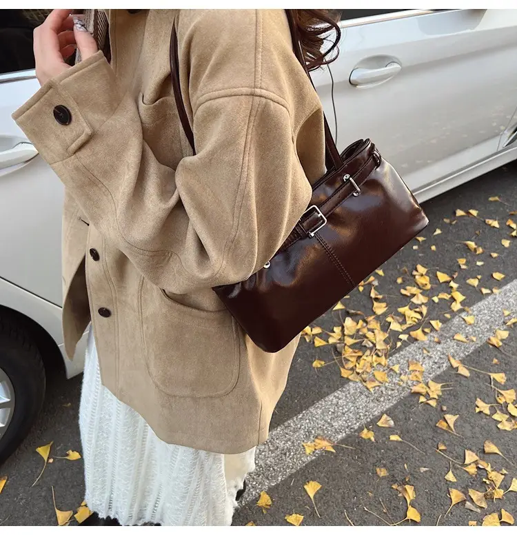 Women's Retro Crossbody Bag Tan New Winter 2026 — feature 7