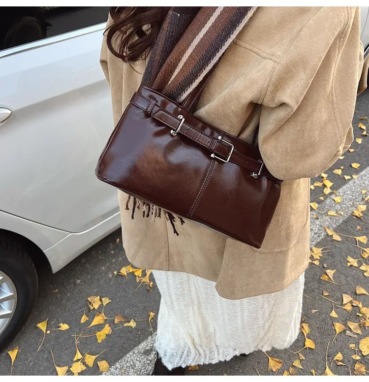 Women's Retro Crossbody Bag Tan New Winter 2026 — feature 8