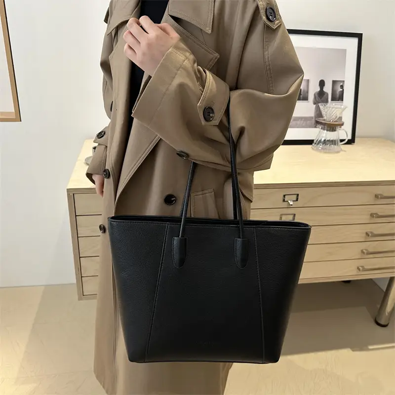 Women's Large Capacity Shoulder Bag Brown Leather - Image 8