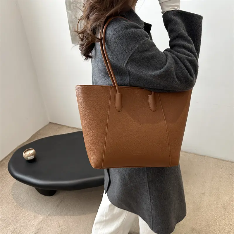 Women's Large Capacity Shoulder Bag Brown Leather β feature 18