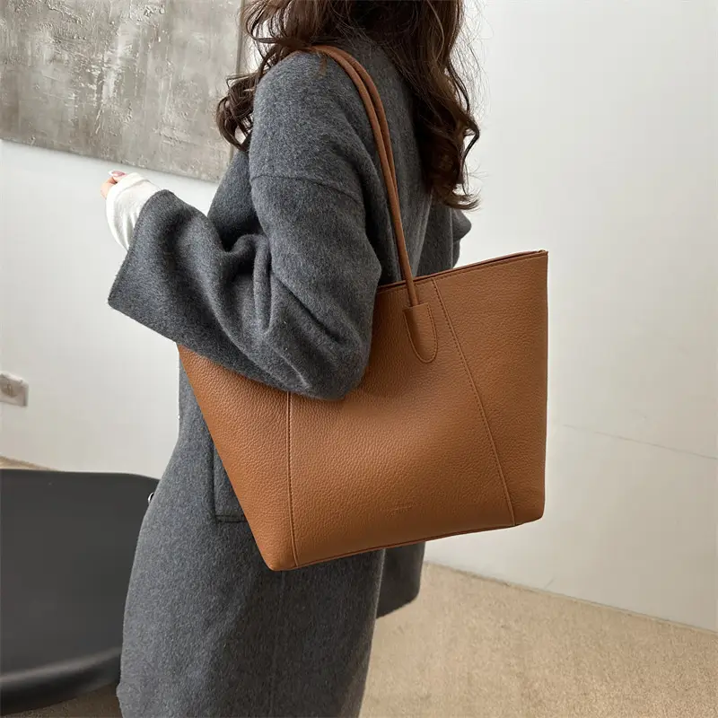 Women's Large Capacity Shoulder Bag Brown Leather β feature 2