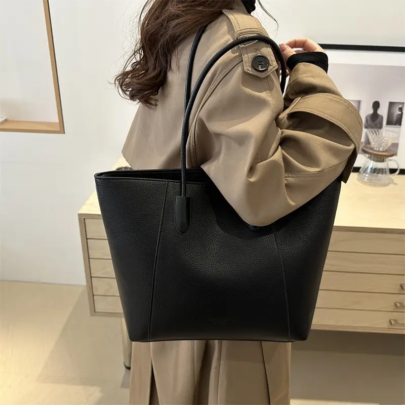 Women's Large Capacity Shoulder Bag Brown Leather β feature 25