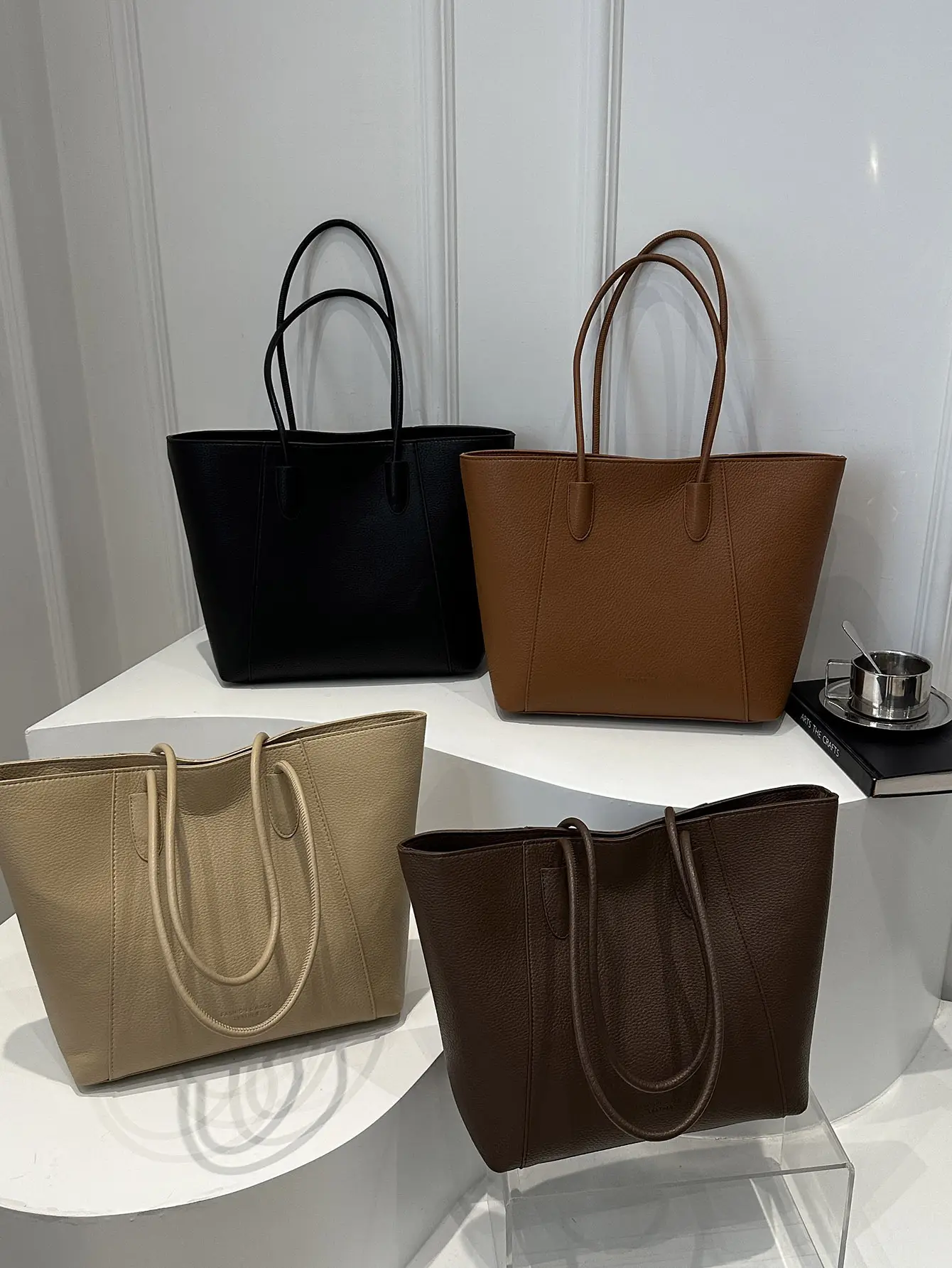 Women's Large Capacity Shoulder Bag Brown Leather β feature 4