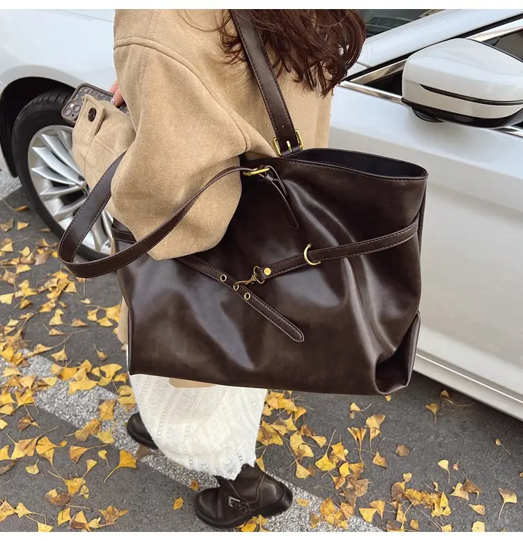 2025 College Student Retro Leather Commuter Tote Bag Large Capacity — feature 19
