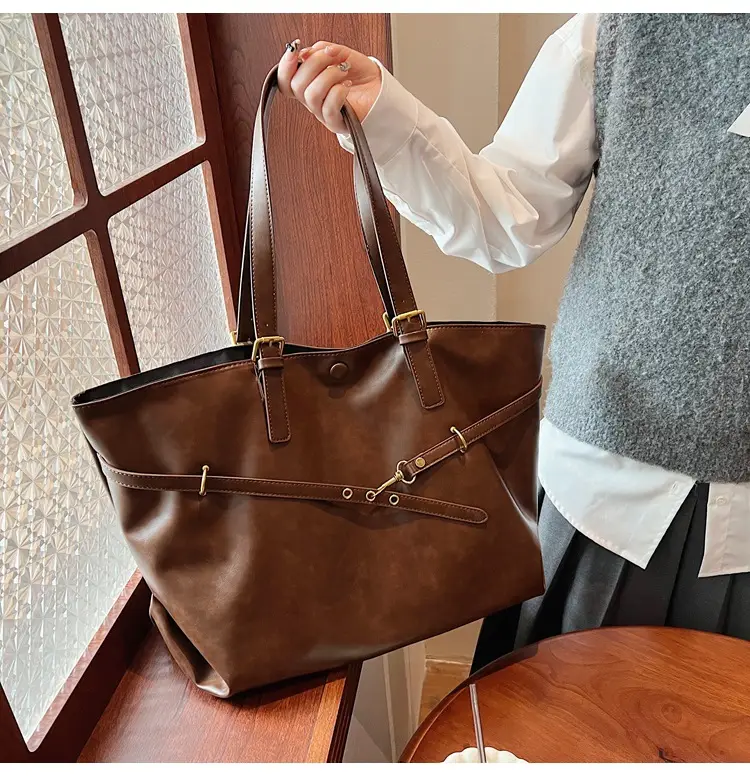 2025 College Student Retro Leather Commuter Tote Bag Large Capacity — feature 26