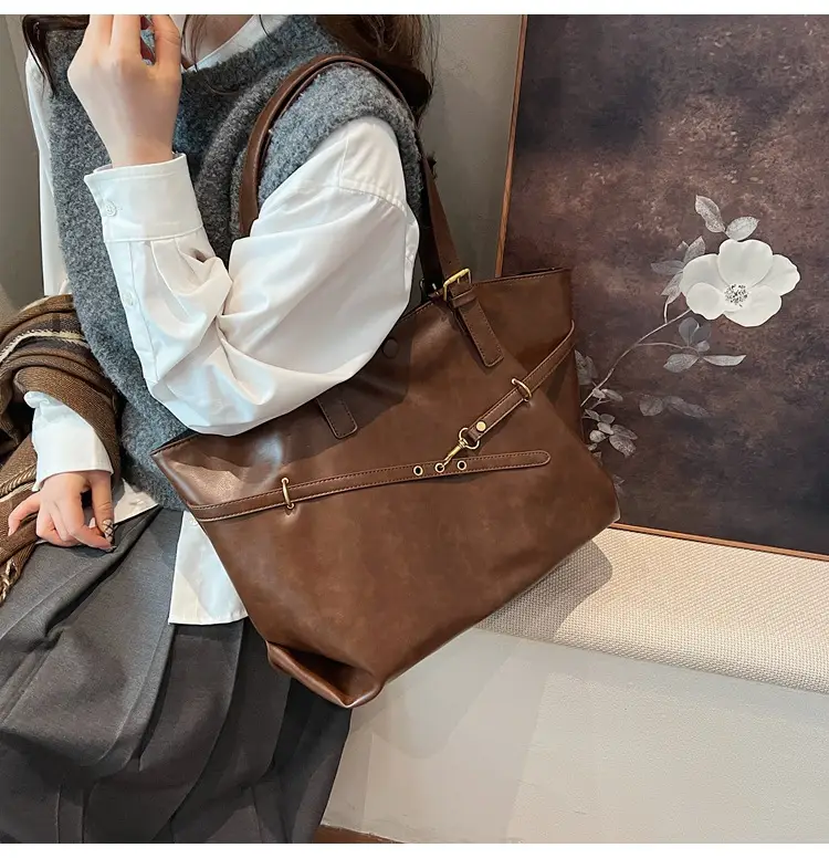 2025 College Student Retro Leather Commuter Tote Bag Large Capacity — feature 27