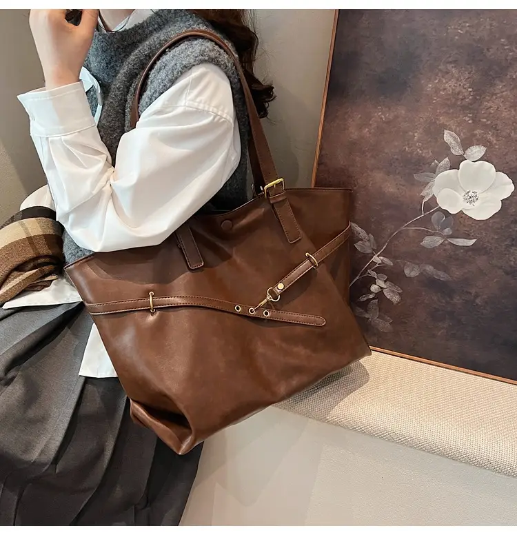 2025 College Student Retro Leather Commuter Tote Bag Large Capacity — feature 28