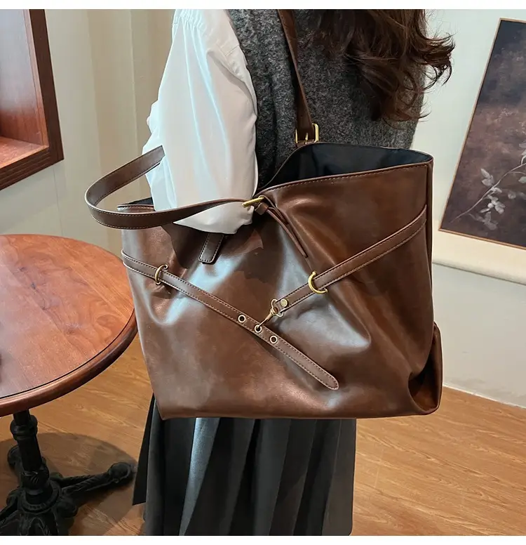 2025 College Student Retro Leather Commuter Tote Bag Large Capacity — feature 31