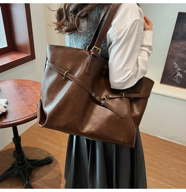 2025 College Student Retro Leather Commuter Tote Bag Large Capacity — feature 32