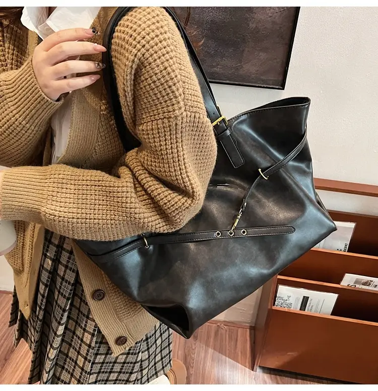 2025 College Student Retro Leather Commuter Tote Bag Large Capacity — feature 40