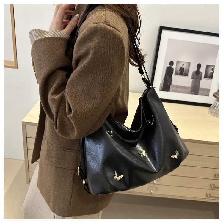 Black Butterfly Embroidered Women's Shoulder Bag 2024 Winter — feature 23