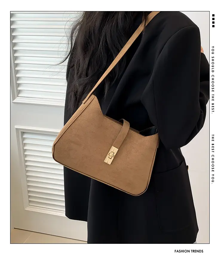 Black Gold Chain Shoulder Crossbody Bag for Women — feature 1
