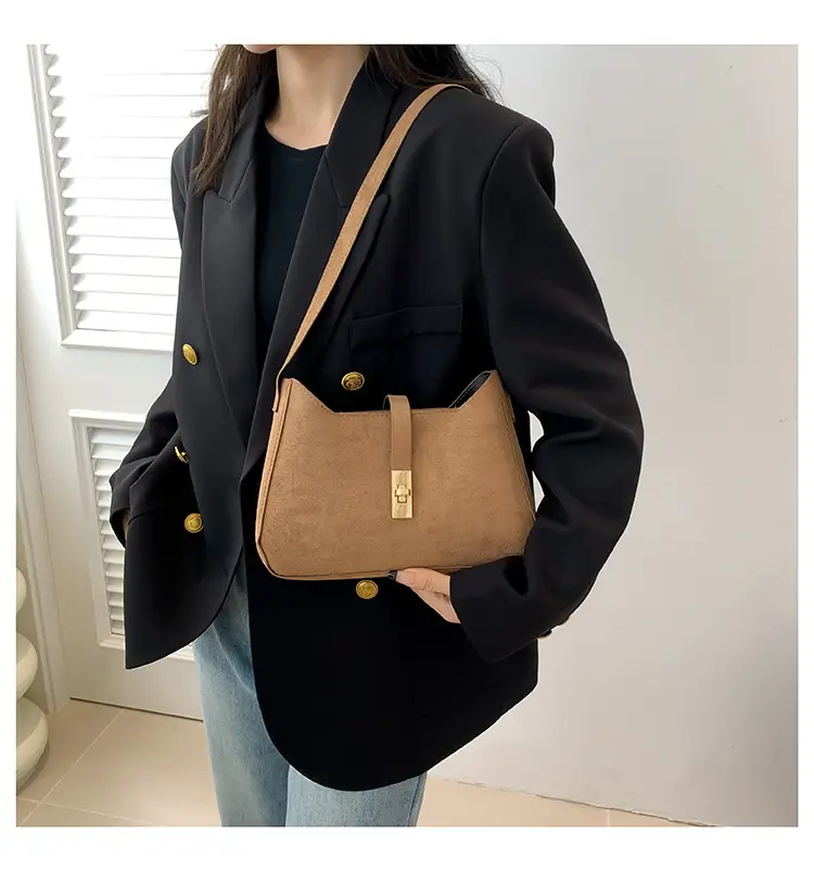 Black Gold Chain Shoulder Crossbody Bag for Women — feature 13