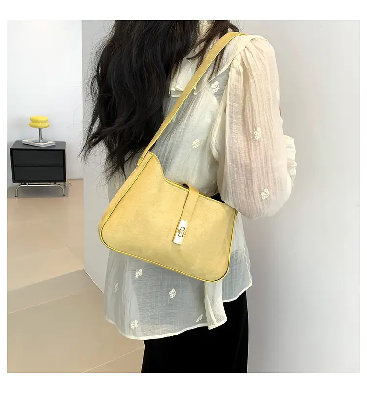 Black Gold Chain Shoulder Crossbody Bag for Women — feature 15