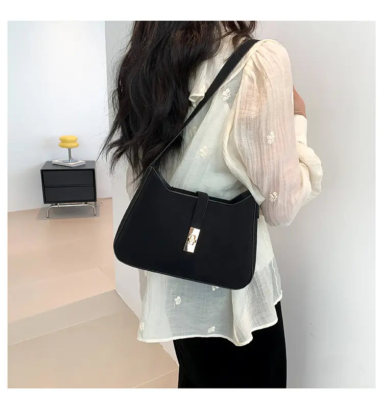 Black Gold Chain Shoulder Crossbody Bag for Women — feature 17