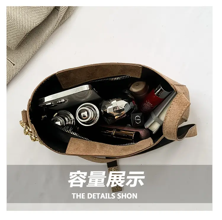 Black Gold Chain Shoulder Crossbody Bag for Women — feature 5