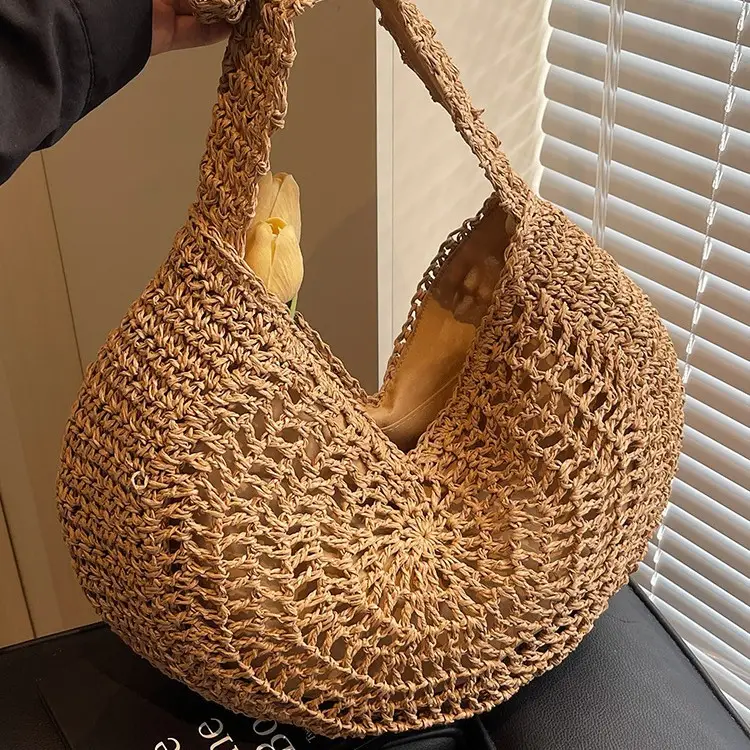 Handwoven Straw Bag Large Capacity Women's Beach Bag - Image 4