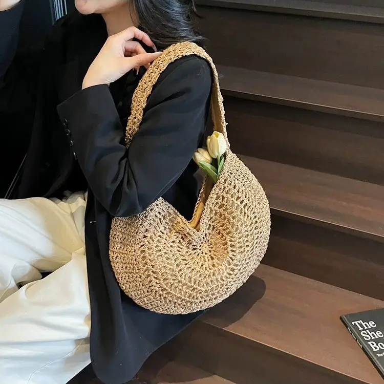Handwoven Straw Bag Large Capacity Women's Beach Bag - Image 6