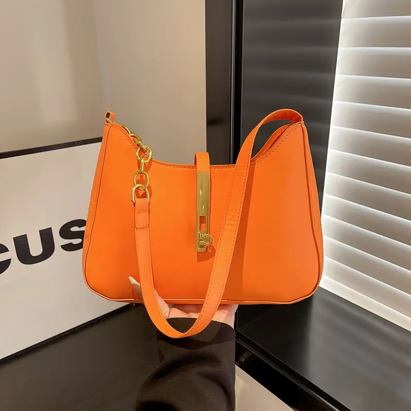 Black Korean Style Shoulder Bag with Gold Chain