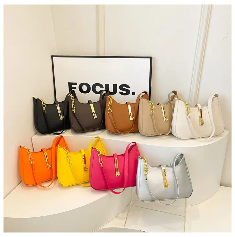 Black Korean Style Shoulder Bag with Gold Chain — feature 14