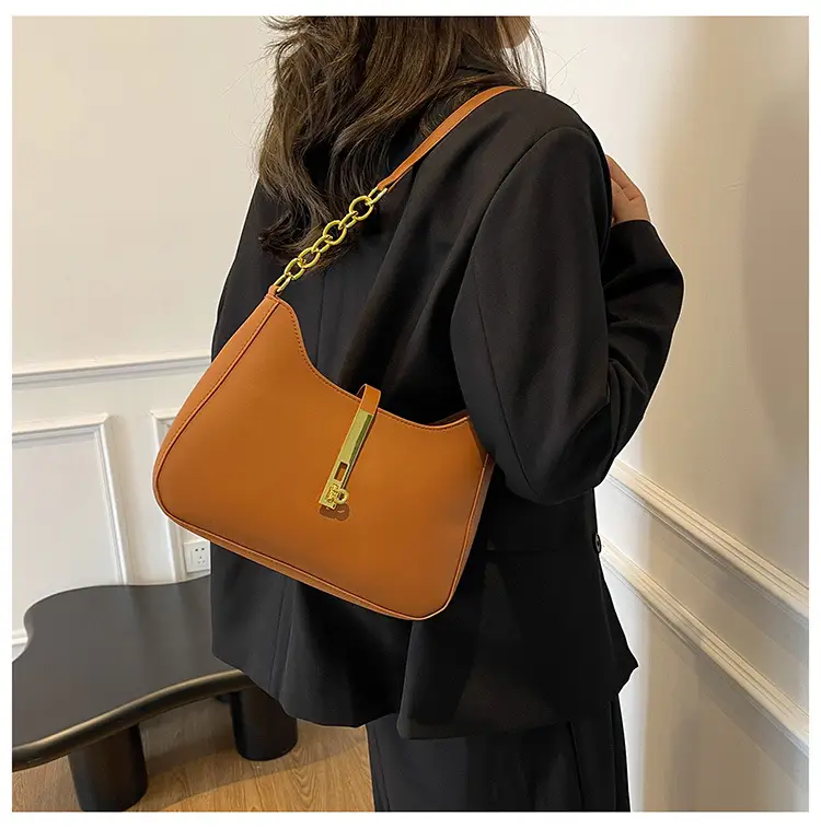 Black Korean Style Shoulder Bag with Gold Chain — feature 19