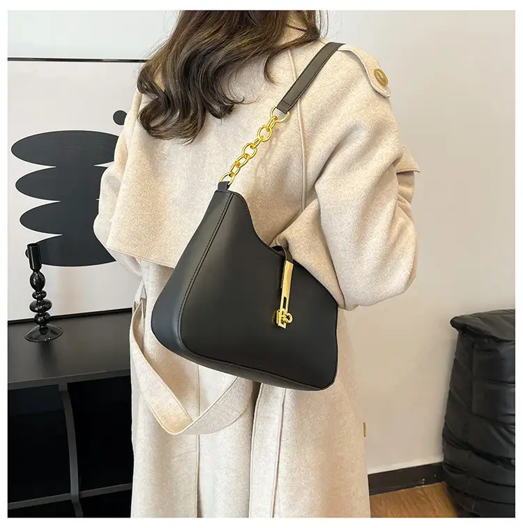 Black Korean Style Shoulder Bag with Gold Chain — feature 26