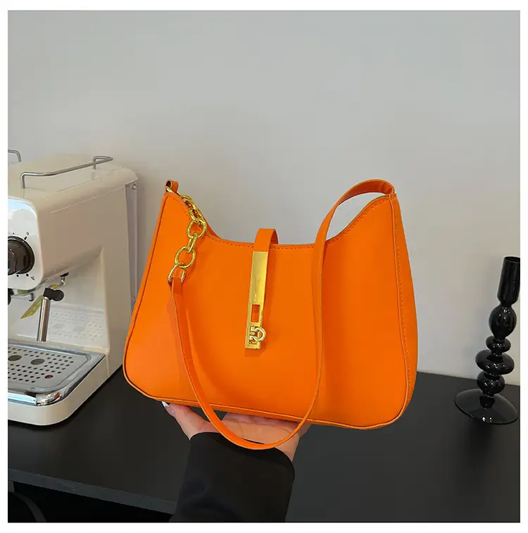 Black Korean Style Shoulder Bag with Gold Chain — feature 34