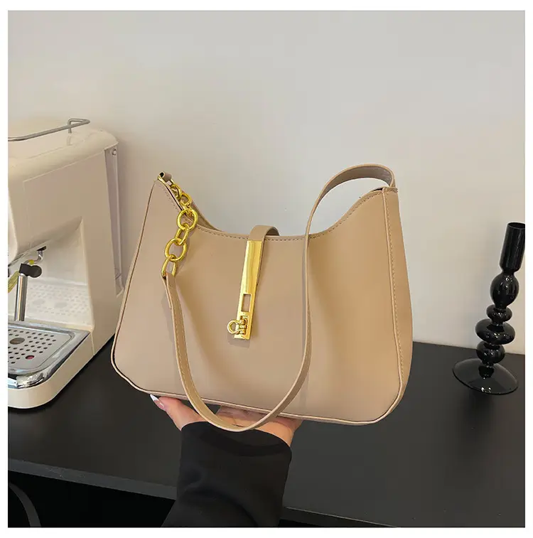Black Korean Style Shoulder Bag with Gold Chain — feature 36