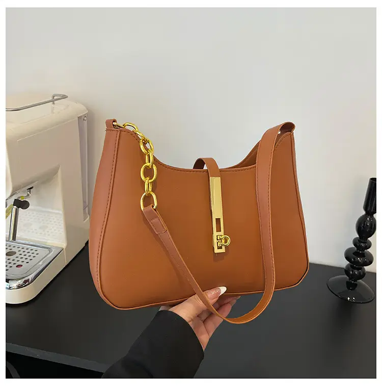 Black Korean Style Shoulder Bag with Gold Chain — feature 39