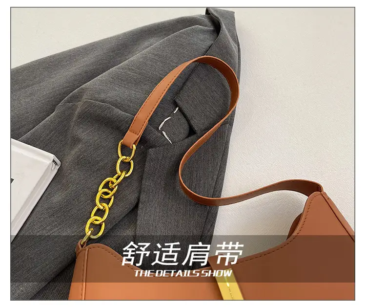 Black Korean Style Shoulder Bag with Gold Chain — feature 5