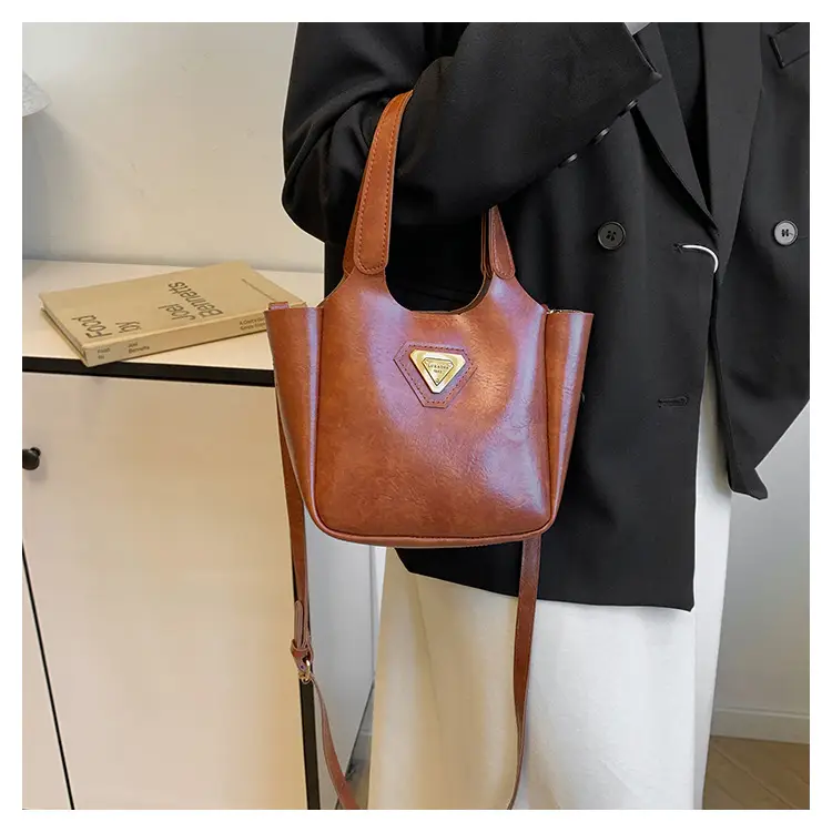 Women Retro Brown Hand Bag K-Style 2025 — feature 17